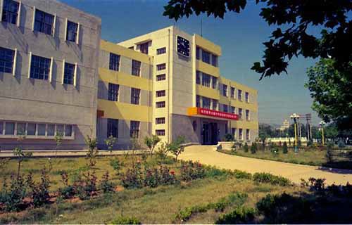 东营胜利石油高级技工学校图片