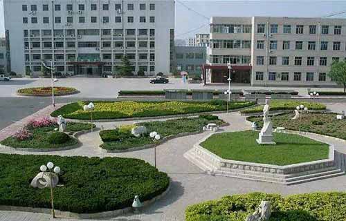 东营胜利石油高级技工学校图片