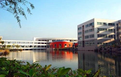 宝清县技工学校图片