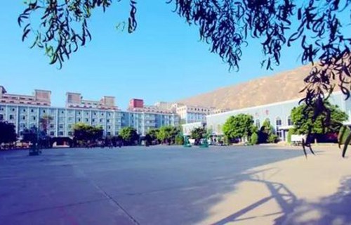 合肥房地产职工学校图片
