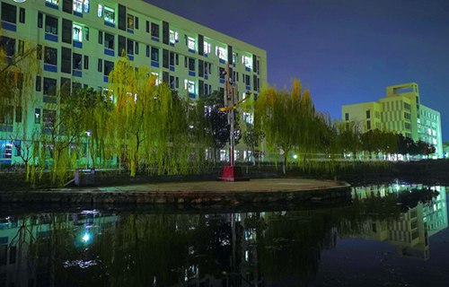 辽西机械技工学校图片