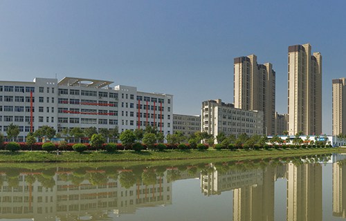辽西机械技工学校图片