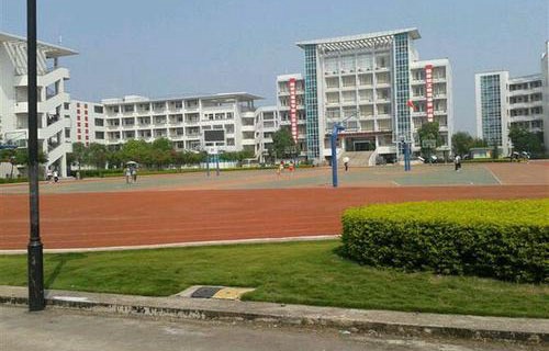 柳州市汽车运输技工学校图片