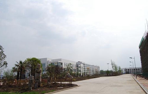 明光市职业高级中学图片