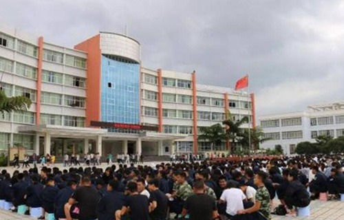 蒙自县职业高级中学图片