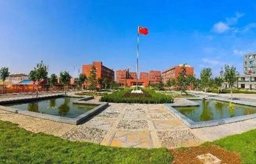 铁力市职业教育中心学校图片
