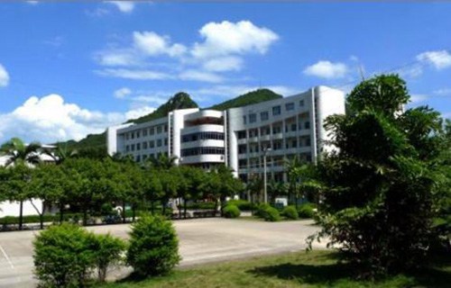 铁力市技工职业学校图片