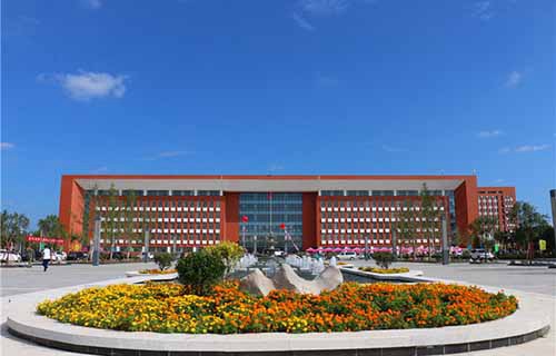 富锦市技工学校图片