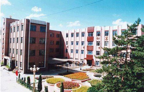 明光市潘村高级职业中学图片