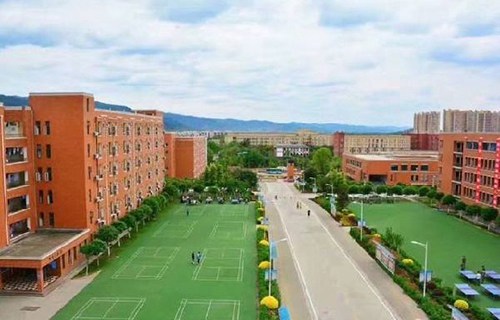 新疆兵团技工学校图片