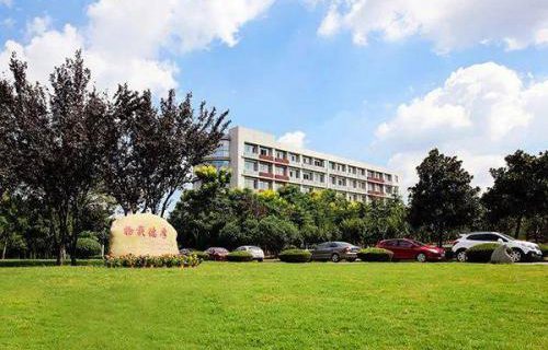 农一师阿拉尔职业技术学校图片