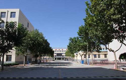 盘锦市经济技术学校图片