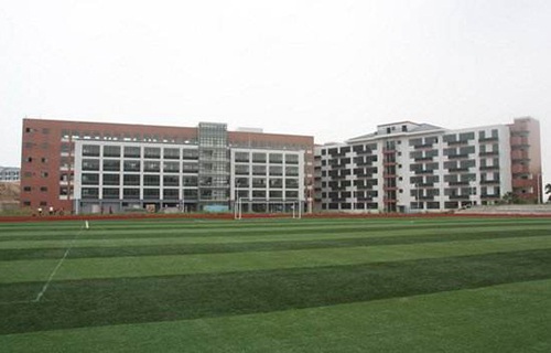 盘锦市石油化工技工学校图片