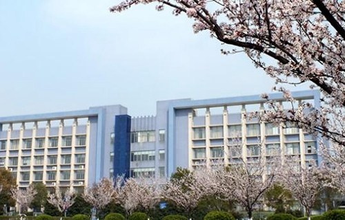 南京交通高级技工学校图片