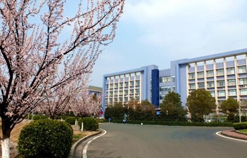 南京交通高级技工学校图片