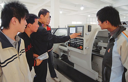 江苏泰兴技工学校图片