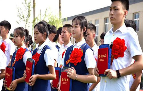 新疆钢铁学校图片