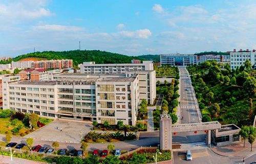 新疆钢铁学校图片
