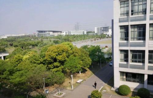 红河州商业技工学校图片