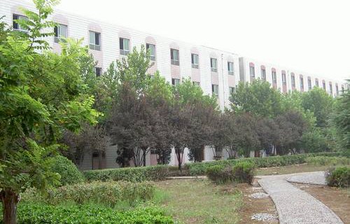红河哈尼族彝族自治州商贸技术学校图片