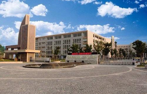 金塔汽车修理中等专业学校图片