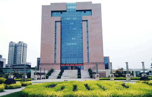 辽阳市弓长岭区职业高中图片