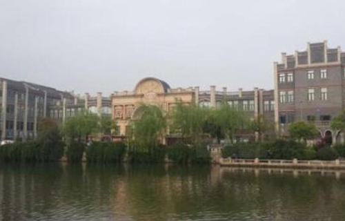 无锡宏源技师学院图片