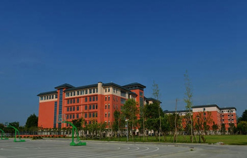 麻栗坡县龚如心民族职业中心图片