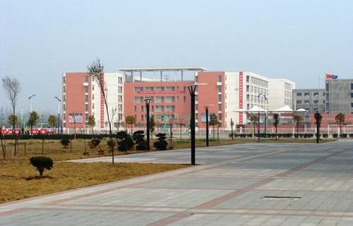 麻栗坡县龚如心民族职业中心图片