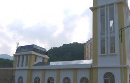 麻栗坡县民族职业高级中学图片
