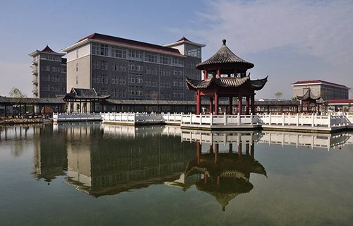 乌鲁木齐市交通技工学校图片