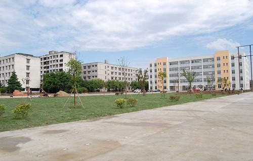 桂林市前卫中等职业学校图片