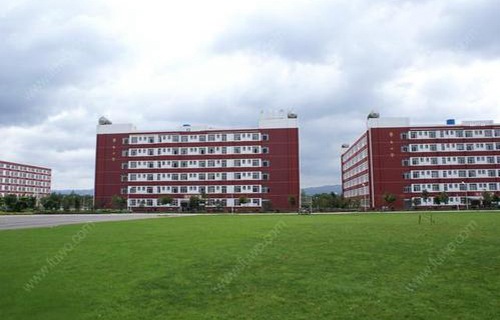 哈密市职业高中图片