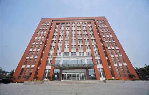 昌吉回族自治州卫生学校图片