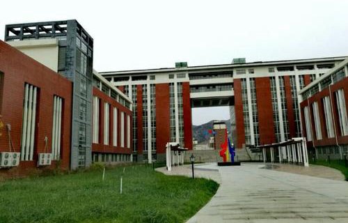 朝阳市农业学校图片
