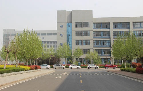 潍坊市劳动局第一技工学校图片