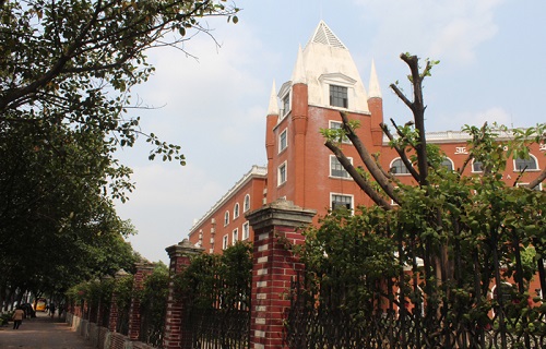 广州亚加达外语职业技术学校图片