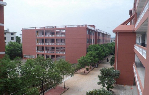 鹰潭市技工学校图片