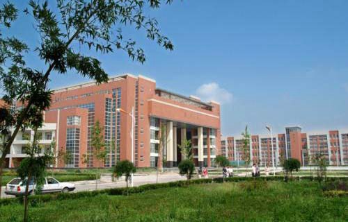 青州市第三职业中等专业学校图片