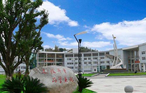青州市第三职业中等专业学校图片