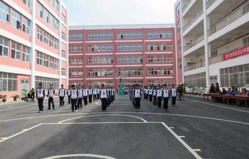 库尔勒市华山职业技术学校图片