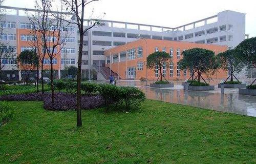 澜沧拉祜族自治县职业高级中学图片