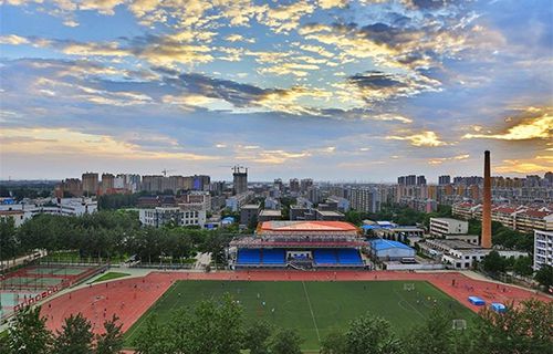 诸城市成人中专学校