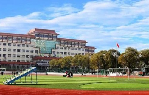 库车县中等职业学校图片