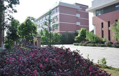 墨江哈尼族自治县职业高级中学图片