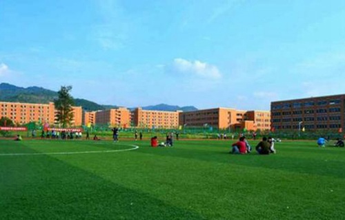 和田市职业高中图片