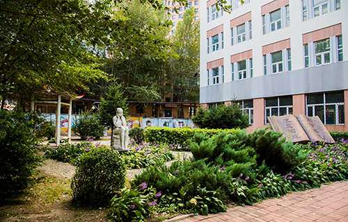 和田地区技工学校图片