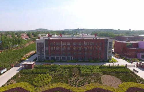 临朐县技工学校图片