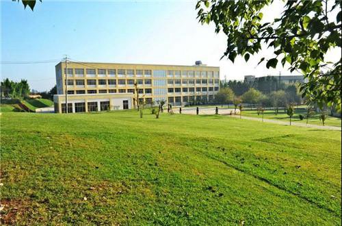 云南省技工学校图片