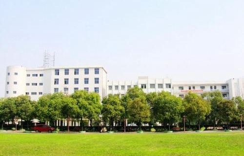 西安市服装职业中等专业学校图片
